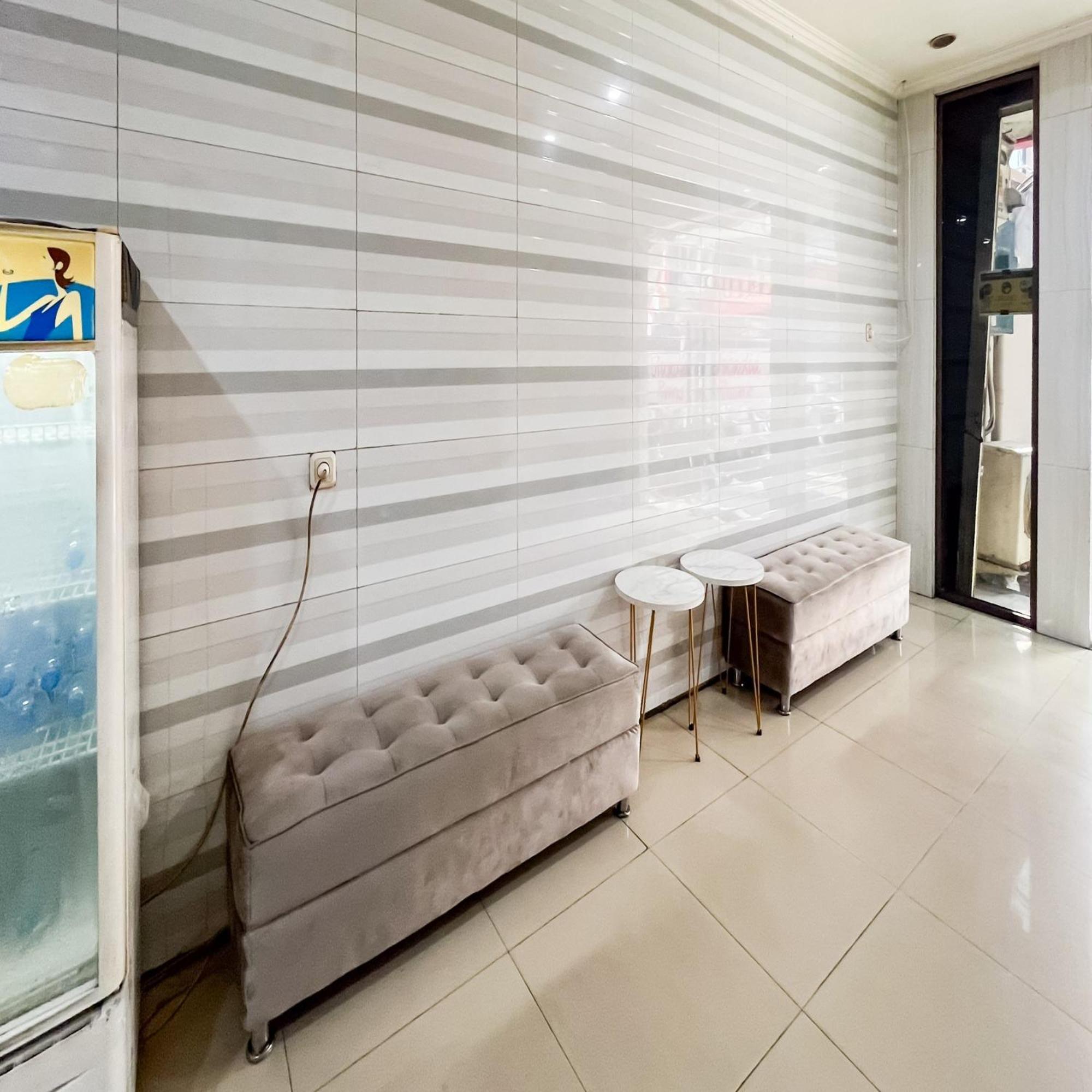 Arcadia Rooms Redpartner Jakarta Ngoại thất bức ảnh